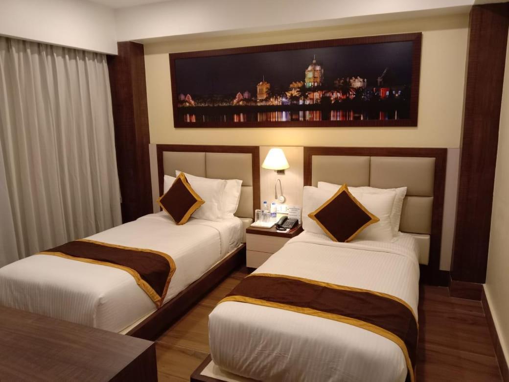 Hotel Rimi International Agartala Exteriör bild