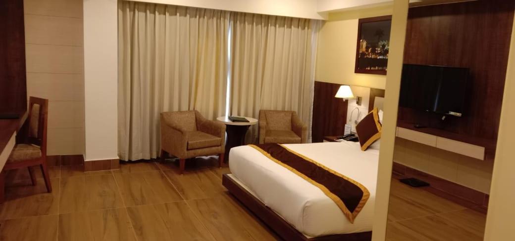 Hotel Rimi International Agartala Exteriör bild