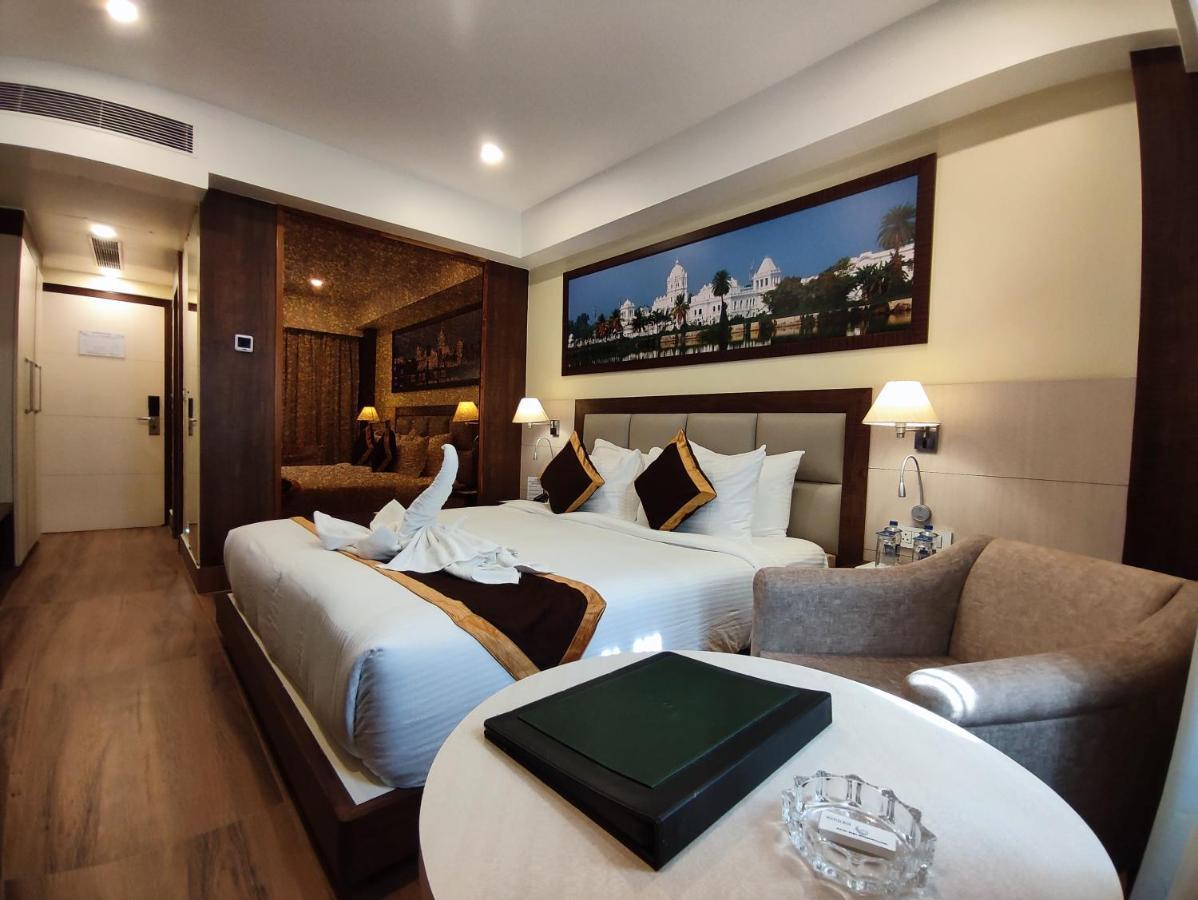 Hotel Rimi International Agartala Exteriör bild