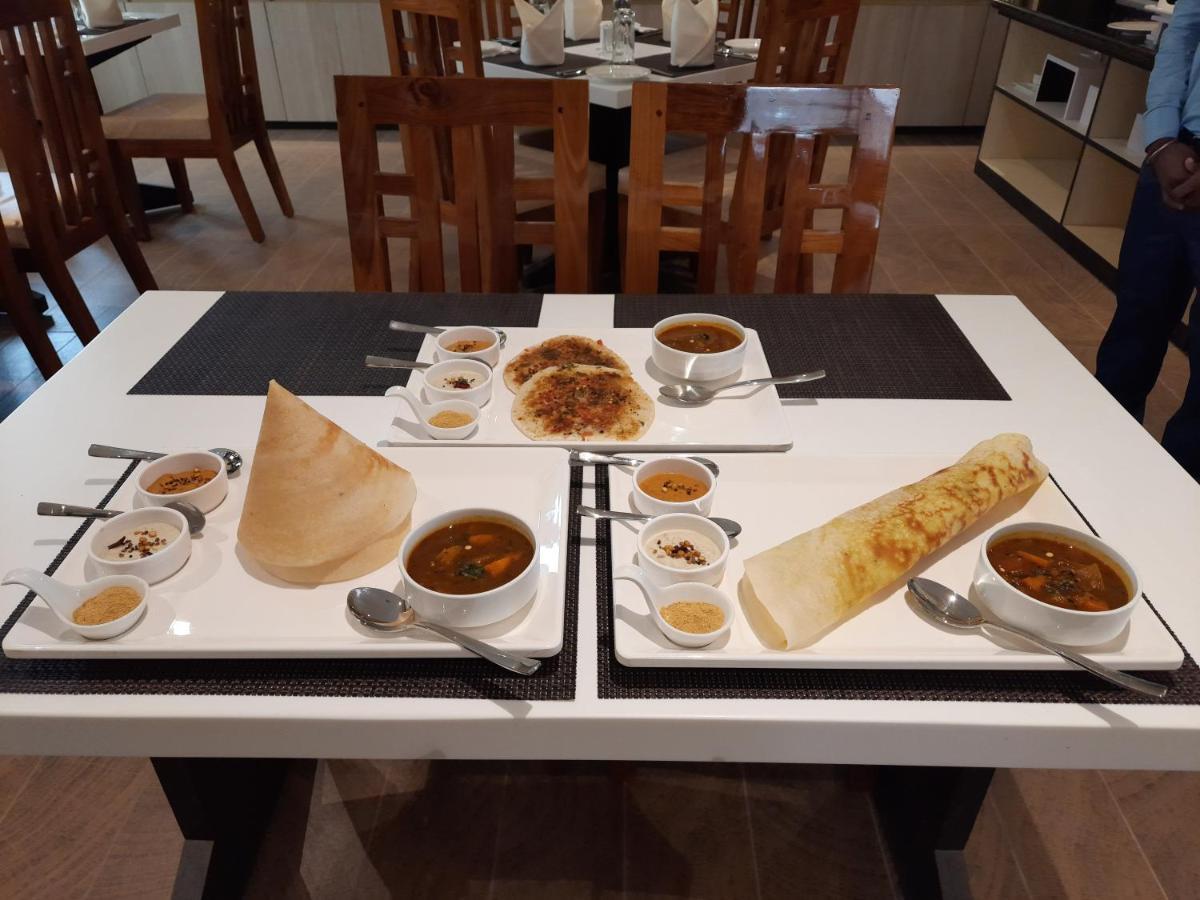 Hotel Rimi International Agartala Exteriör bild